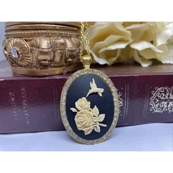 Valentine’s Gift Black Cream Wedding Anniversary Cameo Hummingbird Gold Crystal - Picture 2 of 9